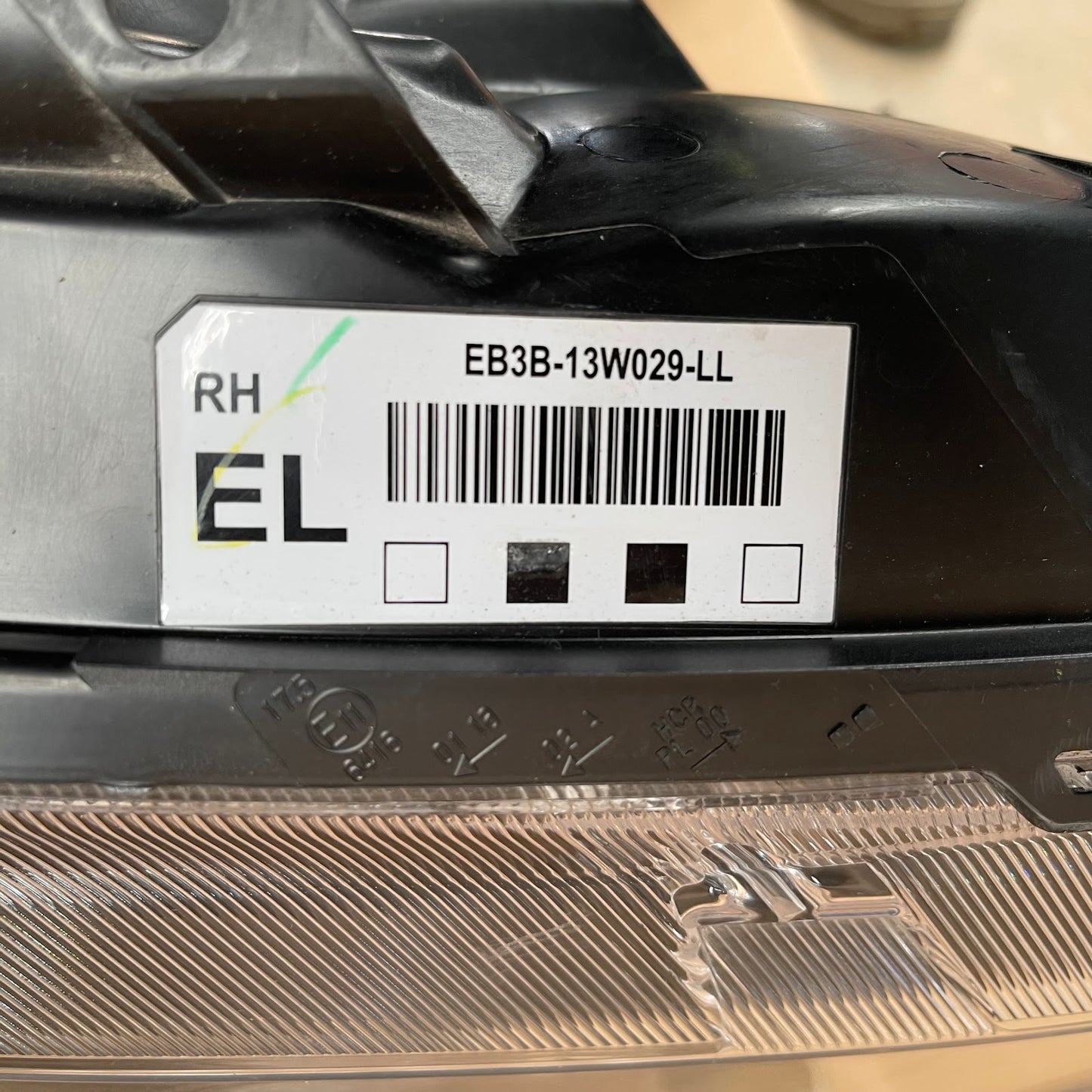 Genuine LH headlight Ford Ranger/Everest 2015 - 2019 (USED)