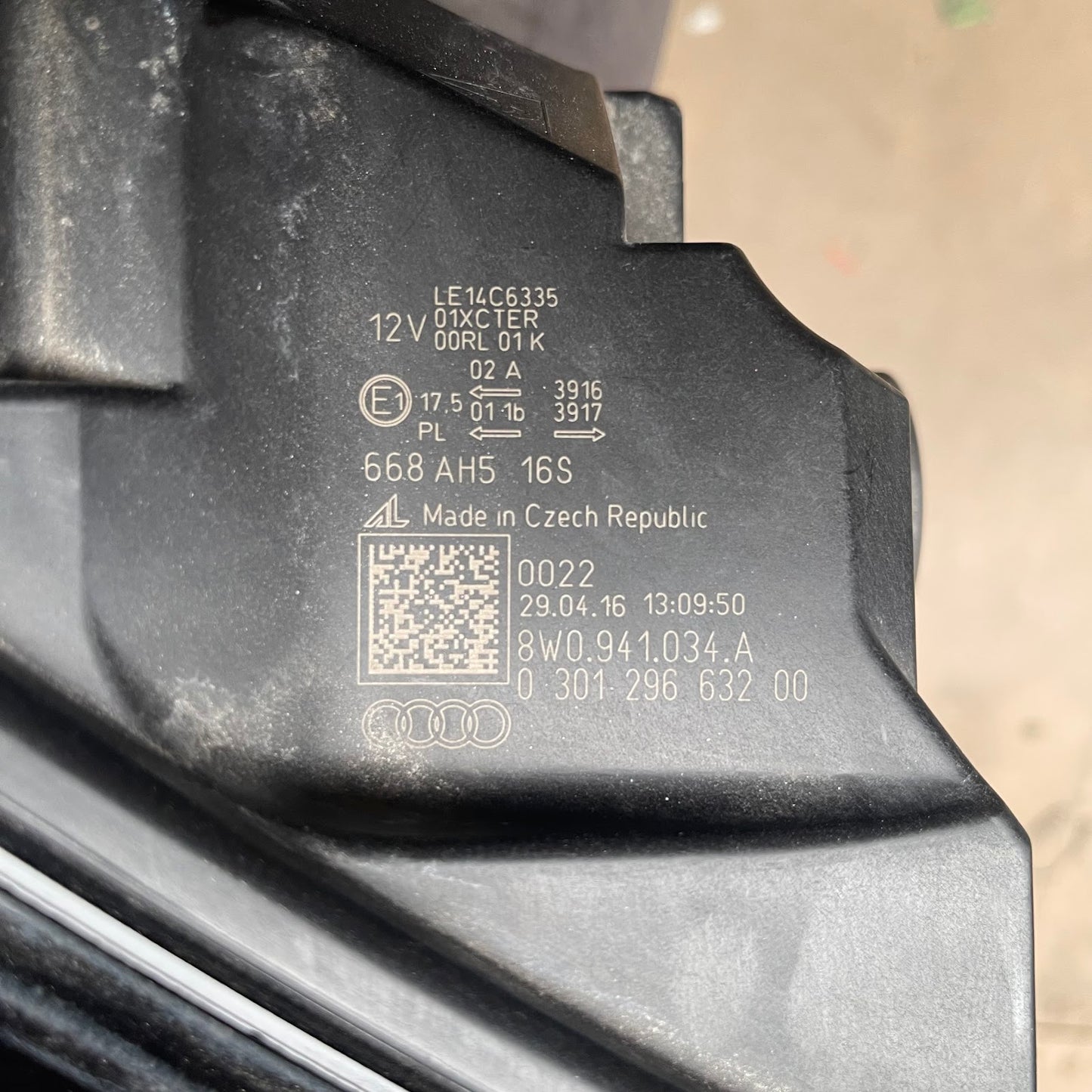 Audi A4 B9 2015 - 2019 RH headlight assembly (Genuine) USED