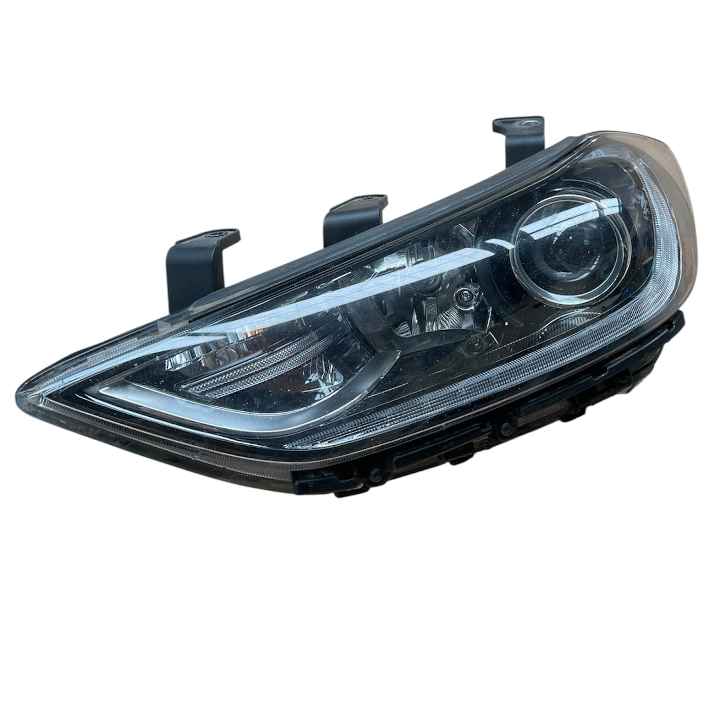RH headlight for Hyundai Elantra 2017 - 2018 GENUINE (USED)
