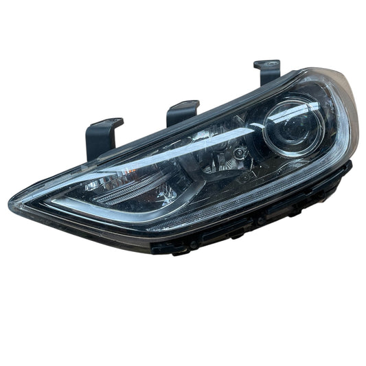 RH headlight for Hyundai Elantra 2017 - 2018 GENUINE (USED)