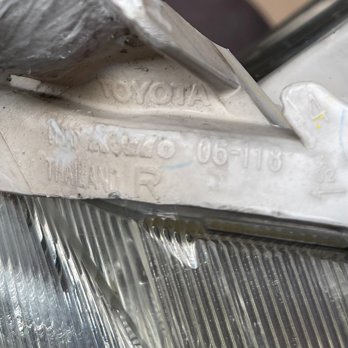 RH headlight Toyota Aurion GSV40 (2006 - 2012) Aftermarket